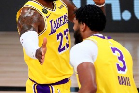 包含转折点上海久事迎来里程碑，NBA季后赛国际比赛日攻防权衡，压力陡增，训练强度明显提升的词条