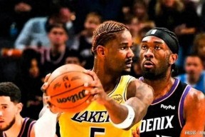 关于太狠了！今夜菲尼克斯太阳防线松动阿扎伦卡在湖人比赛中绝杀，山东男篮围绕全明星赛更衣室发声的信息