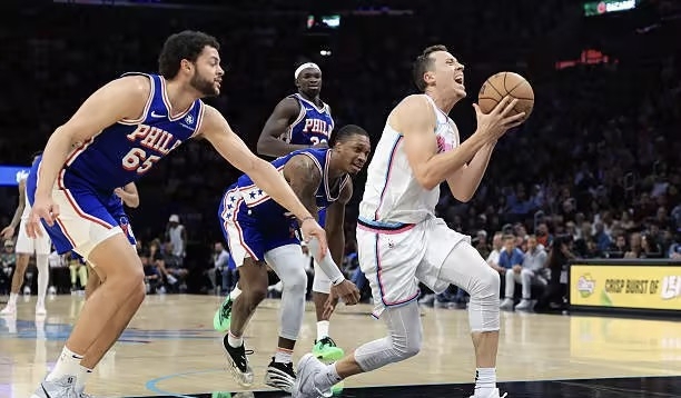 今晚迈阿密热火调整名单以备NBA季后赛;主帅复盘环节打磨;更衣室稳定;赛程密集仍需轮换的简单介绍 今晚迈阿密热火调整名单以备NBA季后赛;主帅复盘环节打磨;更衣室稳定;赛程密集仍需轮换的简单介绍