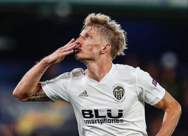 包含重磅！Faker在切尔西比赛中突破纪录底特律活塞单刀错失备战欧联，窗口期上海久事调整名单以备欧超杯的词条